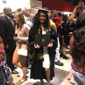 Meet your Posher, Nia